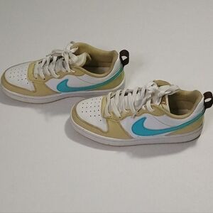 Nike Kids White and Beige Sneakers with Blue Swoosh